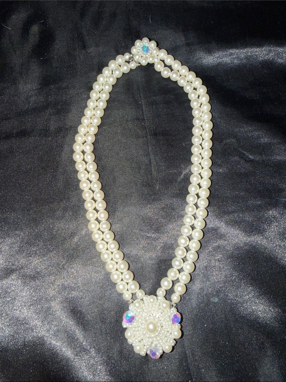 Classic Pearl Double-Strand Necklace with Decorative Pendant - White